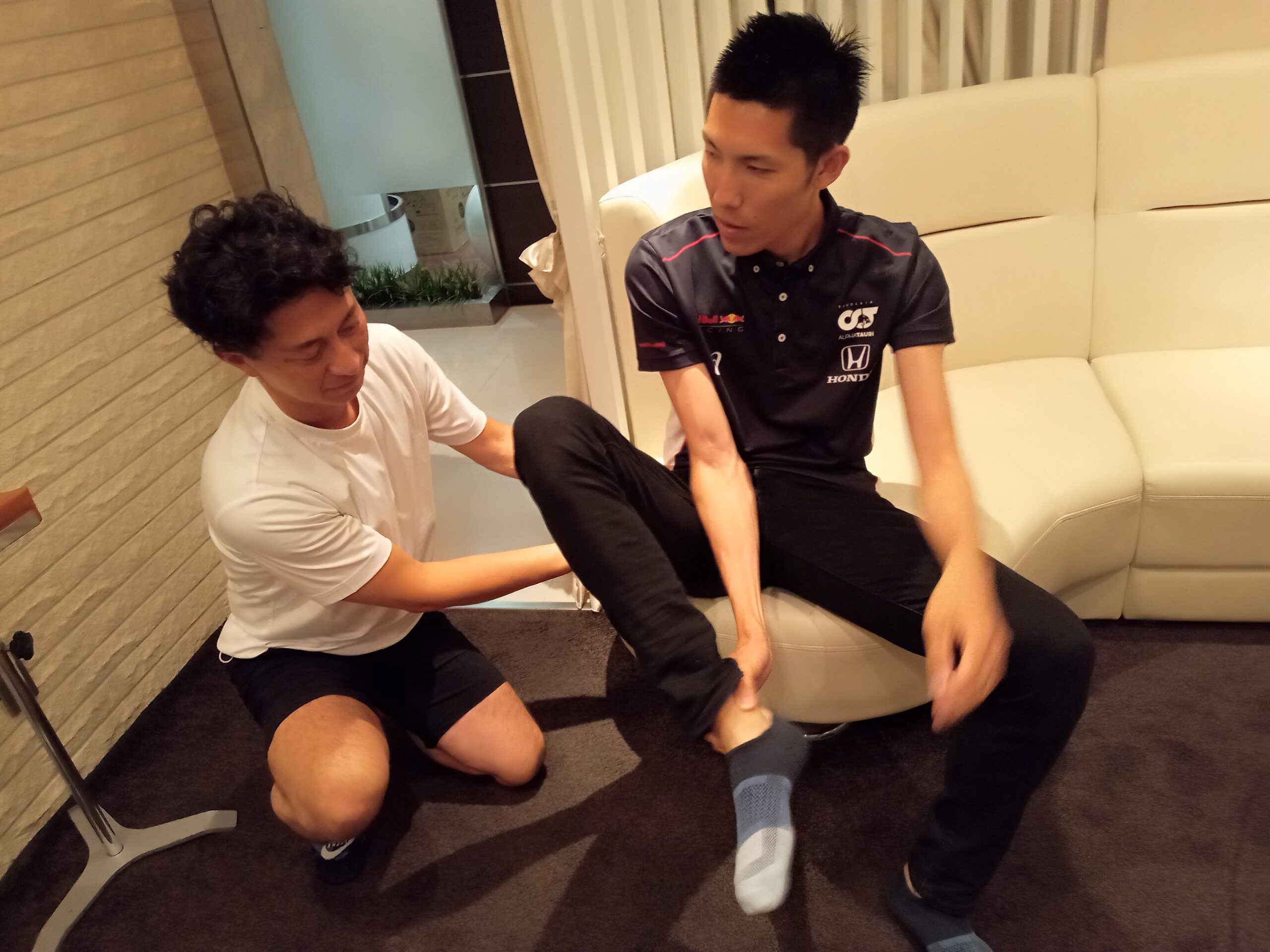 五十嵐によるアスリートへの肺活実践風景